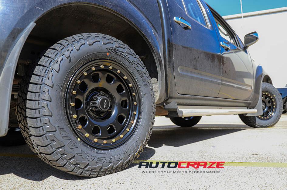 NISSAN NAVARA D LOCKER BLACK